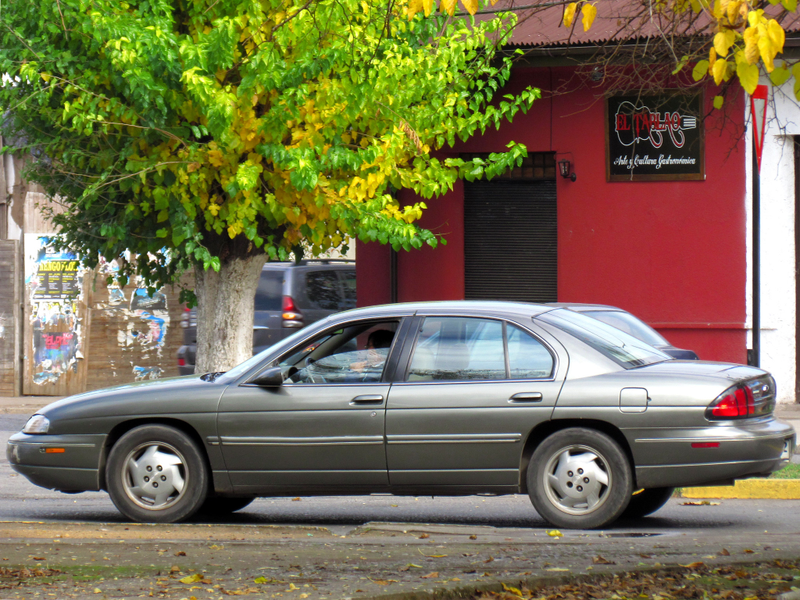 Illustration for article titled The Ten Worst Cars Of The 1990s